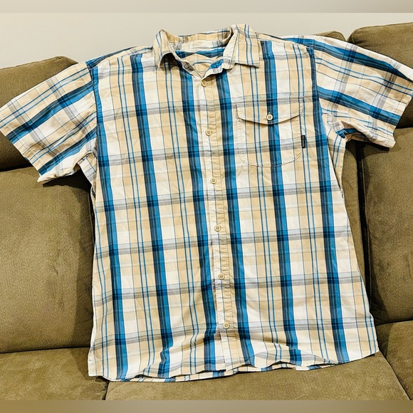 Men’s Columbia Short Sleeved Button Down Shirt. - Picture 1 of 2